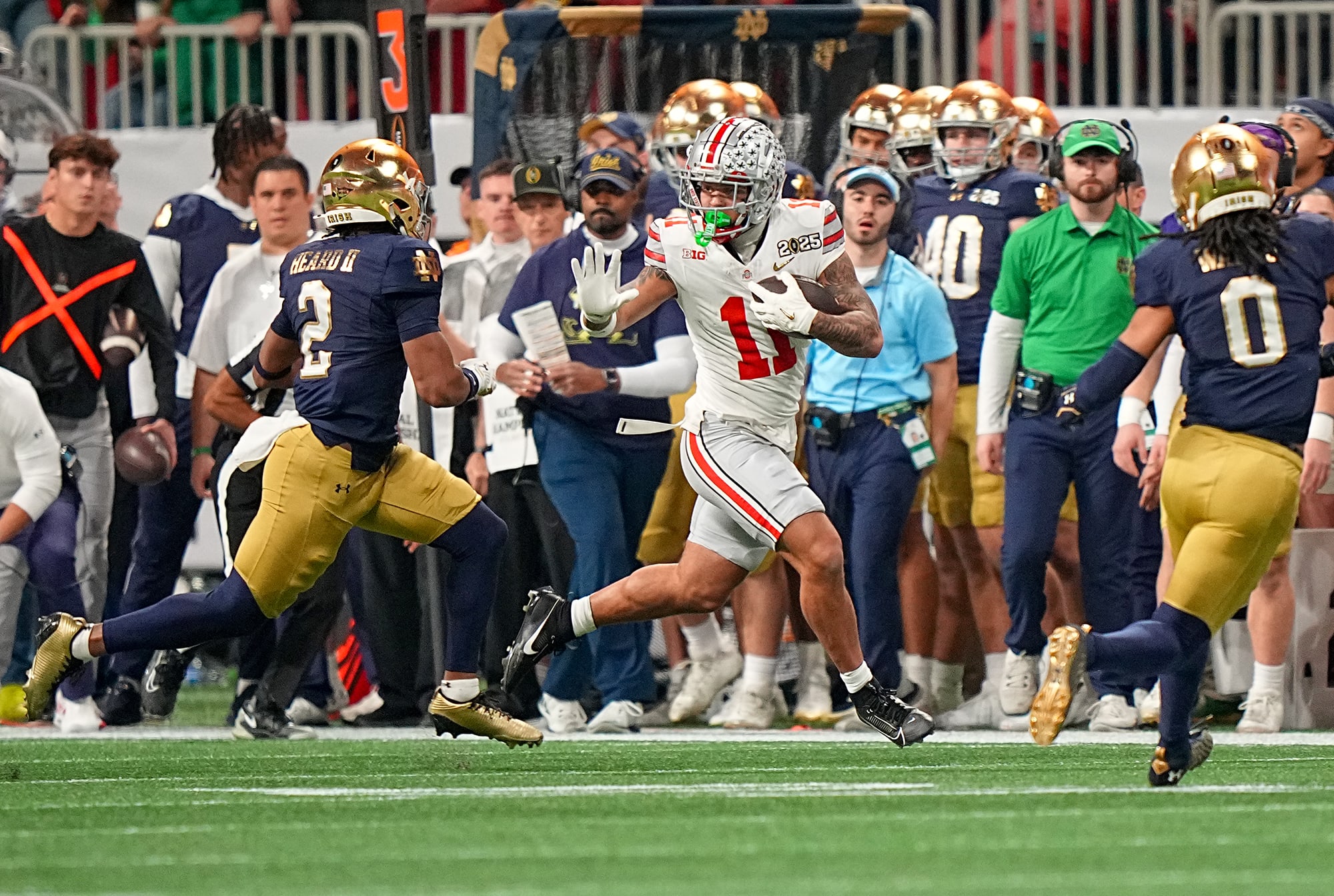 绿联星辰GS2200户外电源